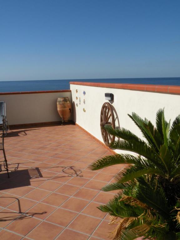 Terrazze Sul Mare Melito Di Porto Salvo Hotel Exterior photo